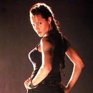 แองเจลิน่า แชทผ่านเน็ต ขอแนวคิด Tomb Raider 2