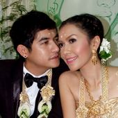 ยุ้ย-โด่ง จัดพิธีแต่งงานแบบไทย หลังคบหาดูใจกันนาน 12 ปี