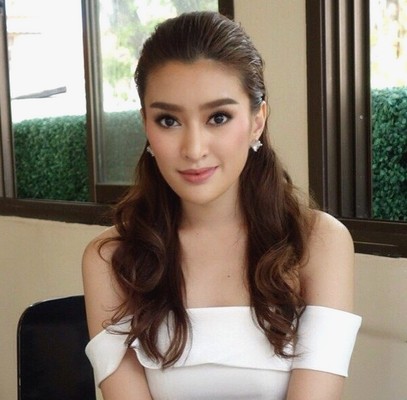 ละคร กำไลมาศ 2559 เรื่องราวความรัก ความแค้น และปมลึกลับข้ามภพข้ามชาติ ผ่านกำไลทองคำที่เป็นสัญลักษณ์ของเรื่องราวทั้งหมด 19 4090741
