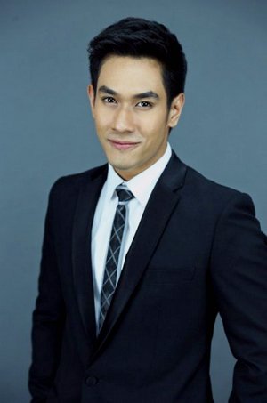 อ๋อม อรรคพันธ์