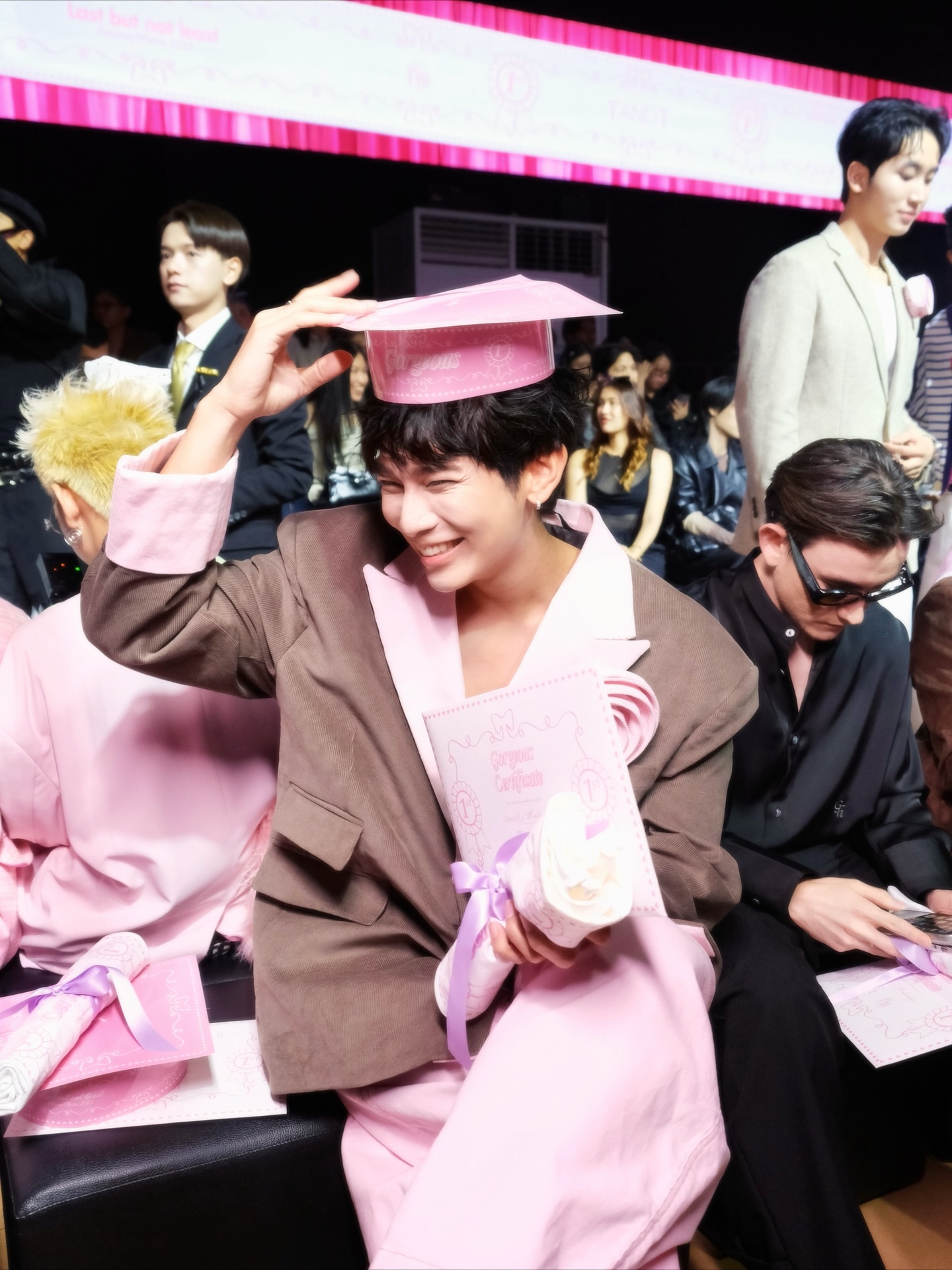 มิว - ศุภศิษฏ์ จงชีวีวัฒน์