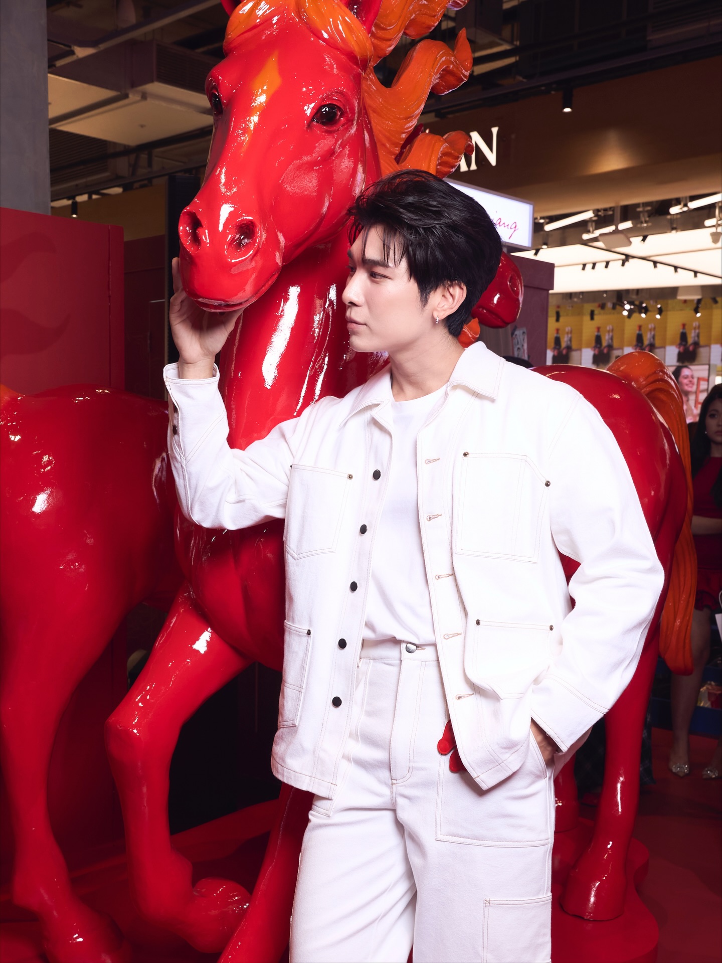 มิว - ศุภศิษฏ์ จงชีวีวัฒน์