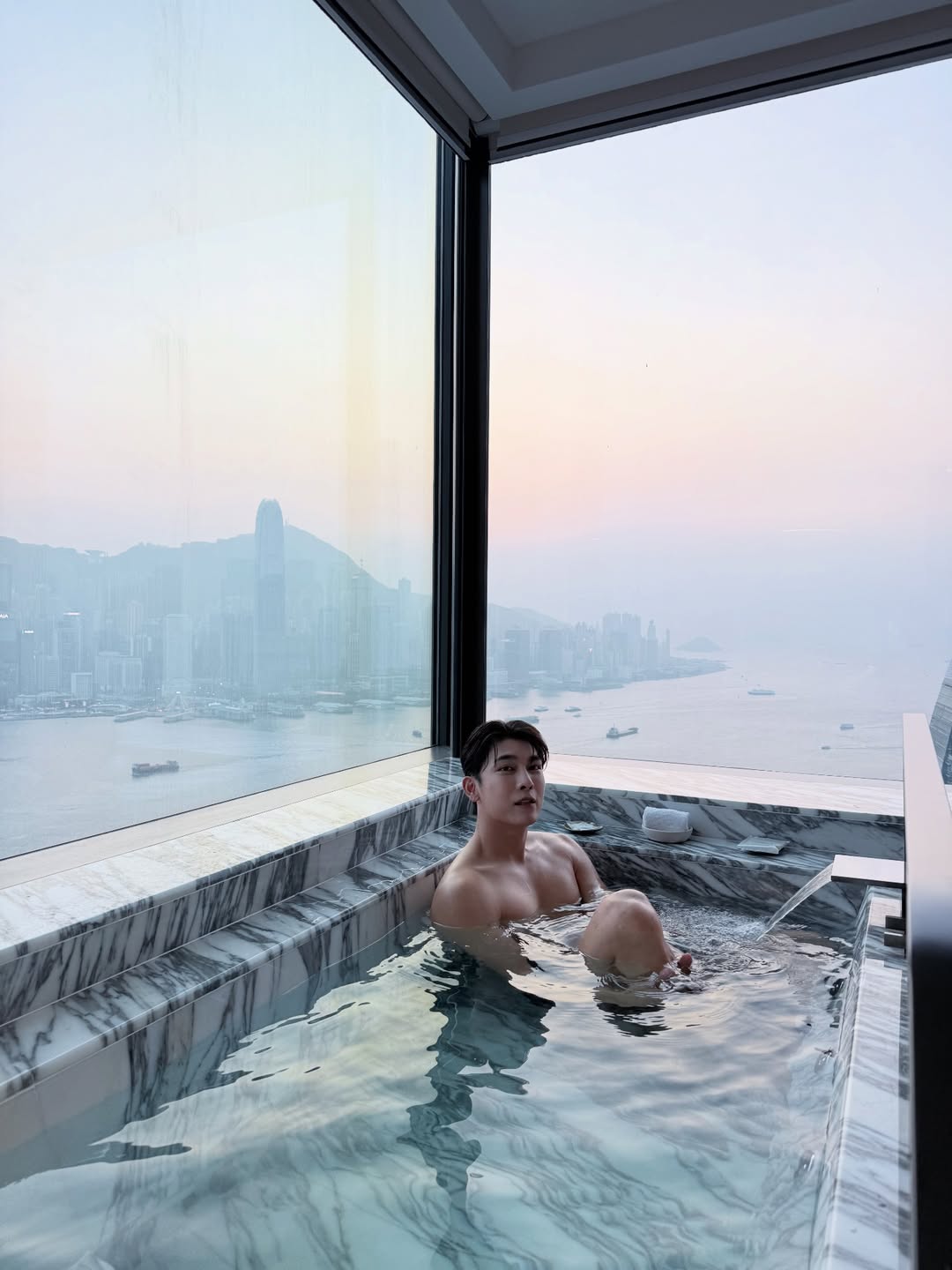 มิว - ศุภศิษฏ์ จงชีวีวัฒน์