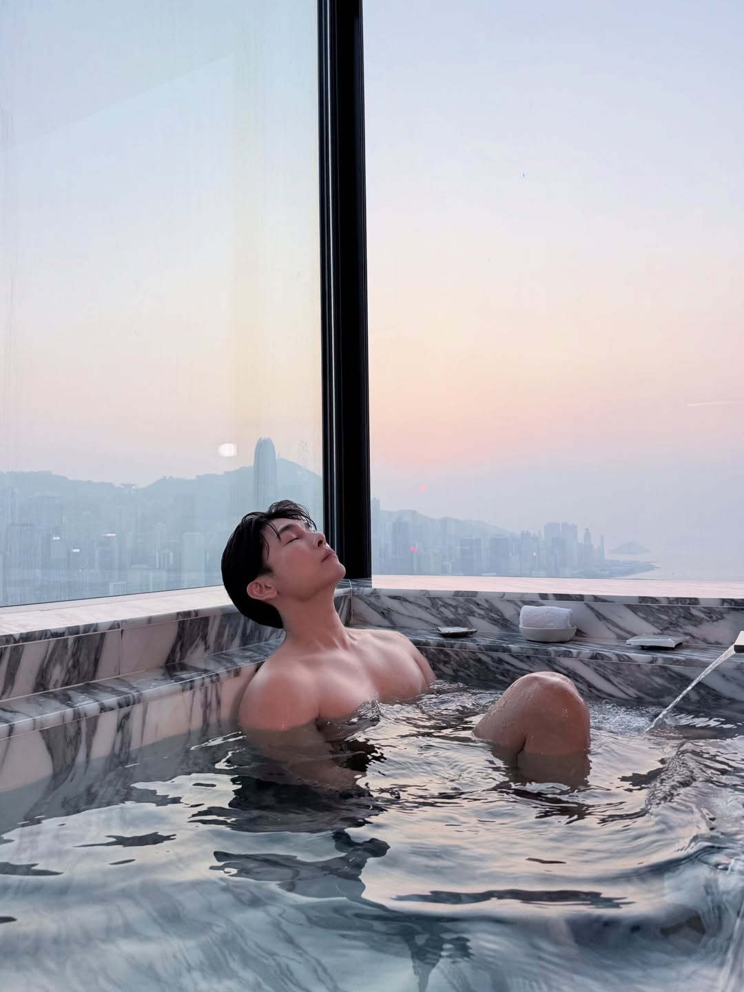 มิว - ศุภศิษฏ์ จงชีวีวัฒน์