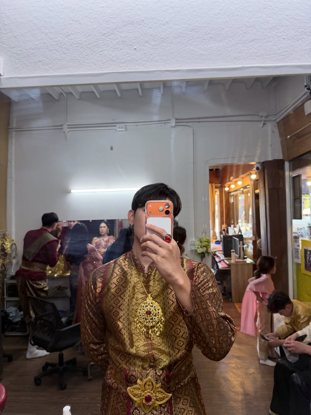 มิว - ศุภศิษฏ์ จงชีวีวัฒน์