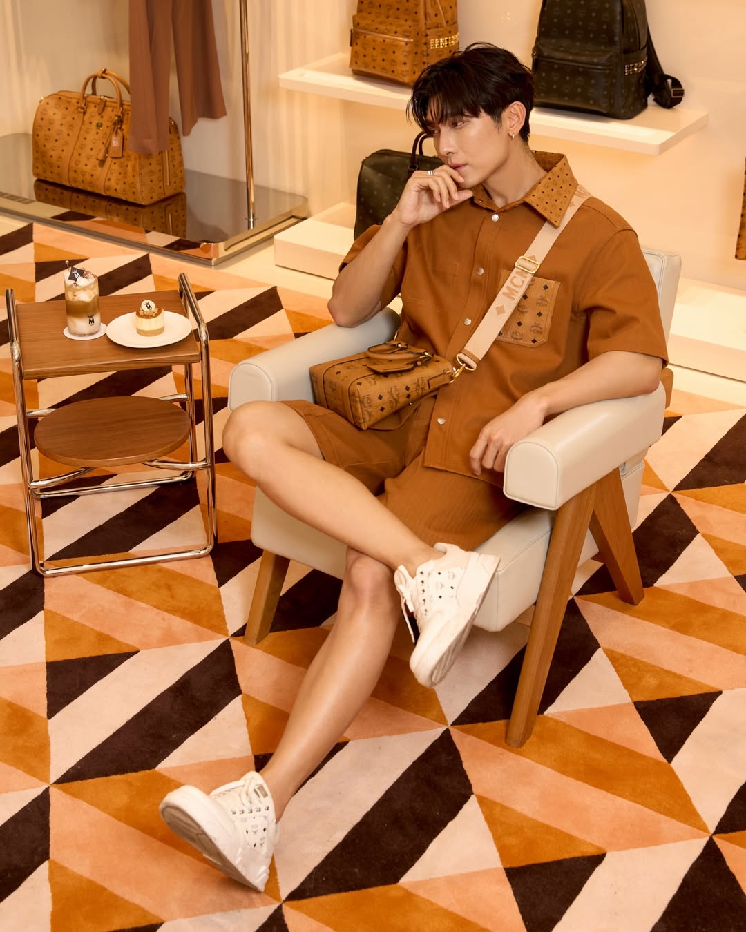 มิว - ศุภศิษฏ์ จงชีวีวัฒน์