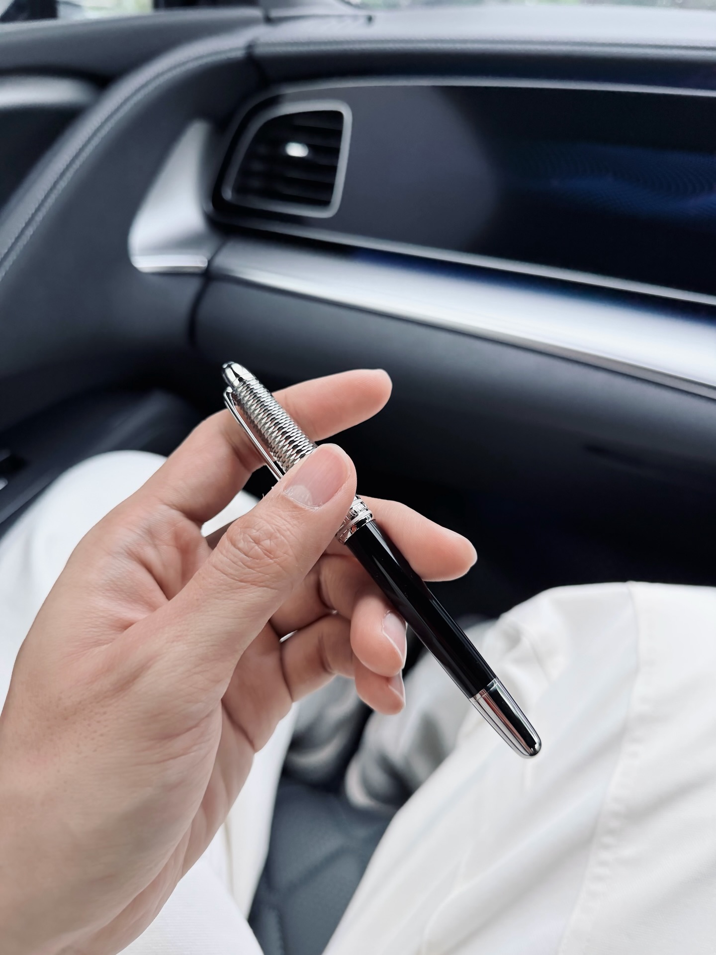 มิว - ศุภศิษฏ์ จงชีวีวัฒน์