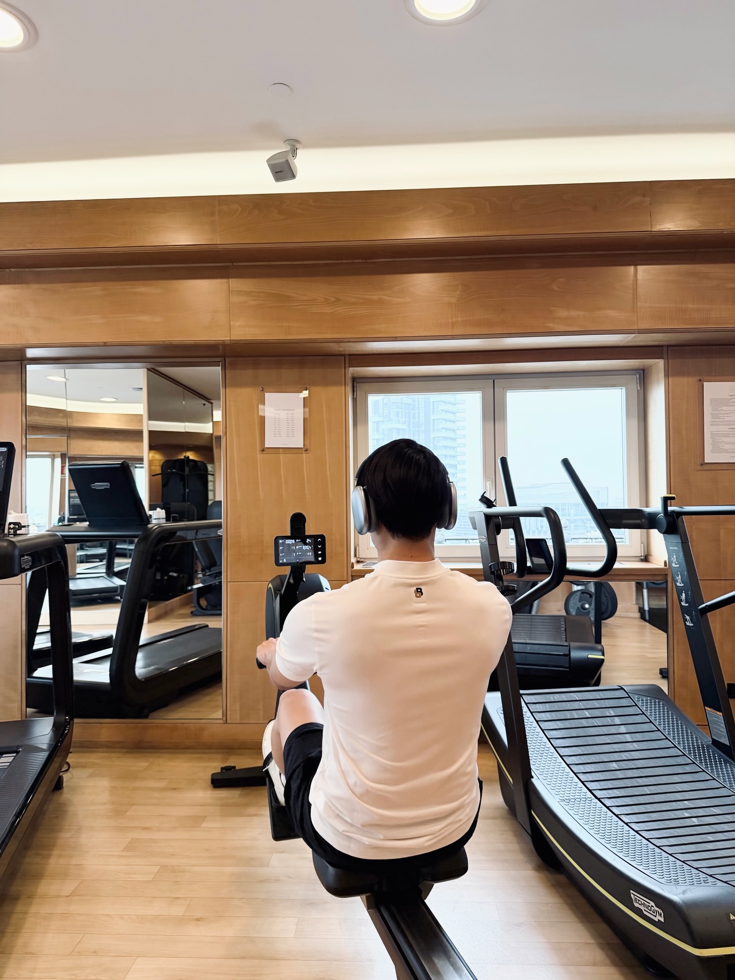 มิว - ศุภศิษฏ์ จงชีวีวัฒน์