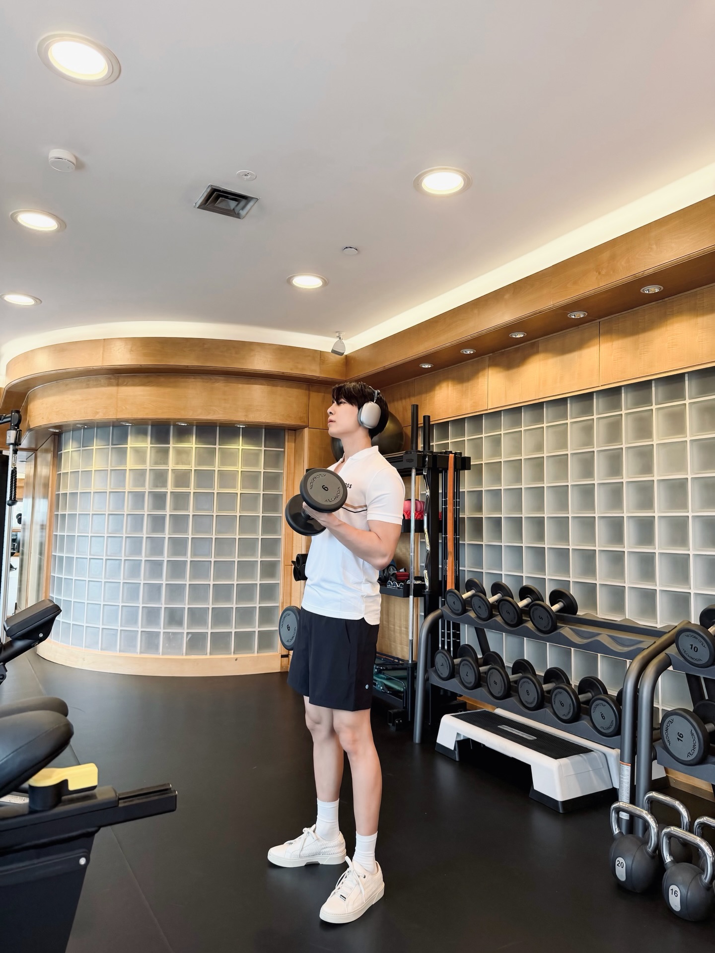 มิว - ศุภศิษฏ์ จงชีวีวัฒน์