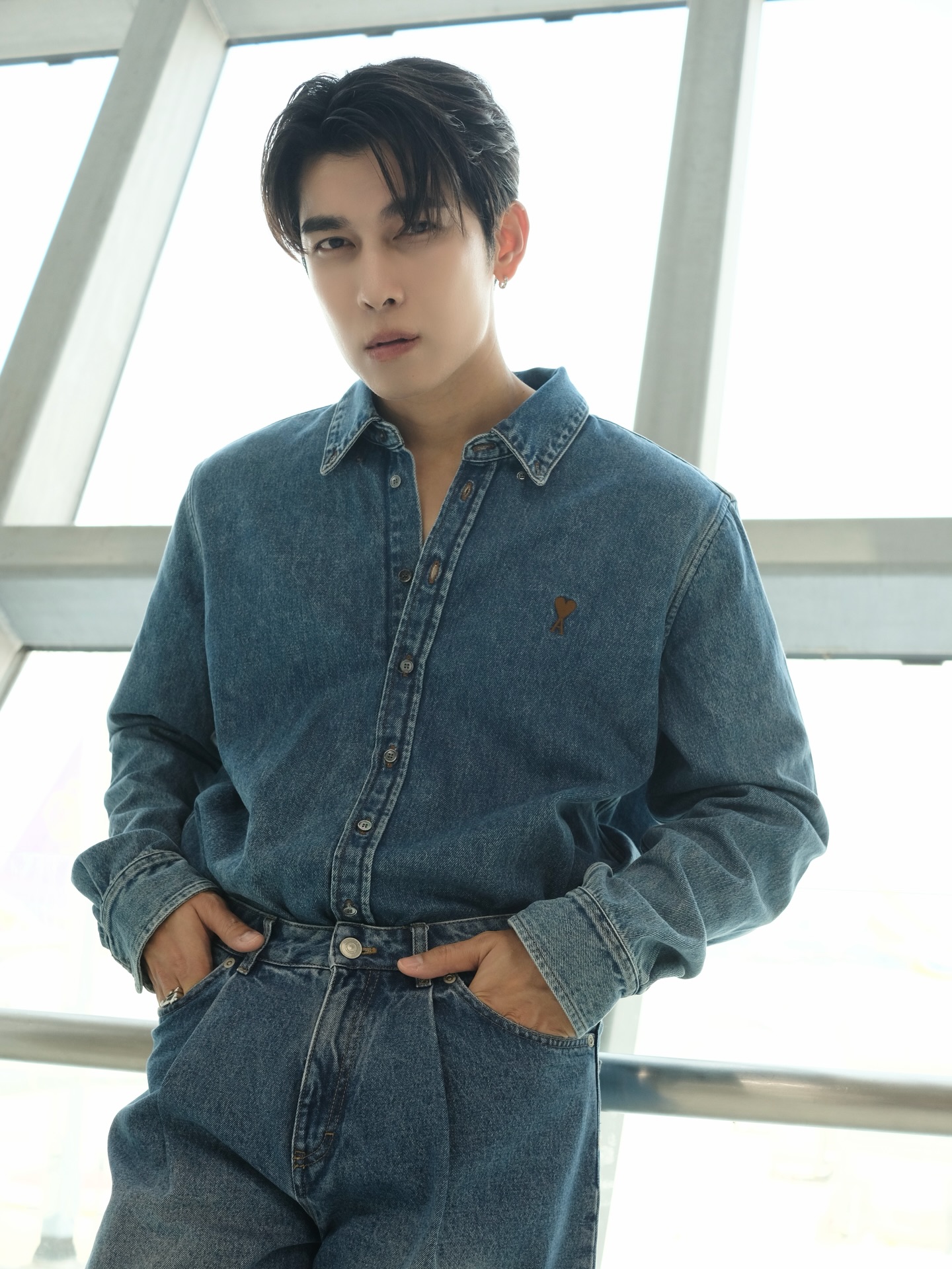 มิว - ศุภศิษฏ์ จงชีวีวัฒน์