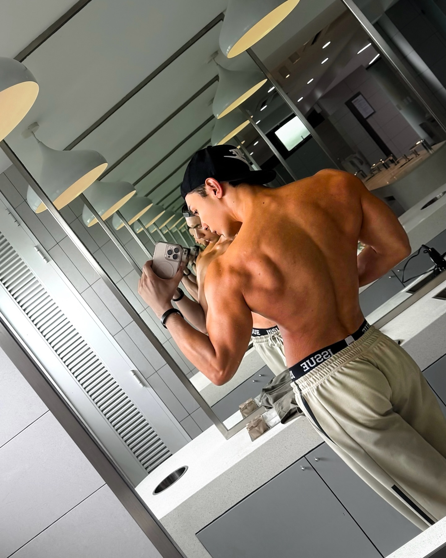 นัท - ณัฏฐ์ ทิวไผ่งาม