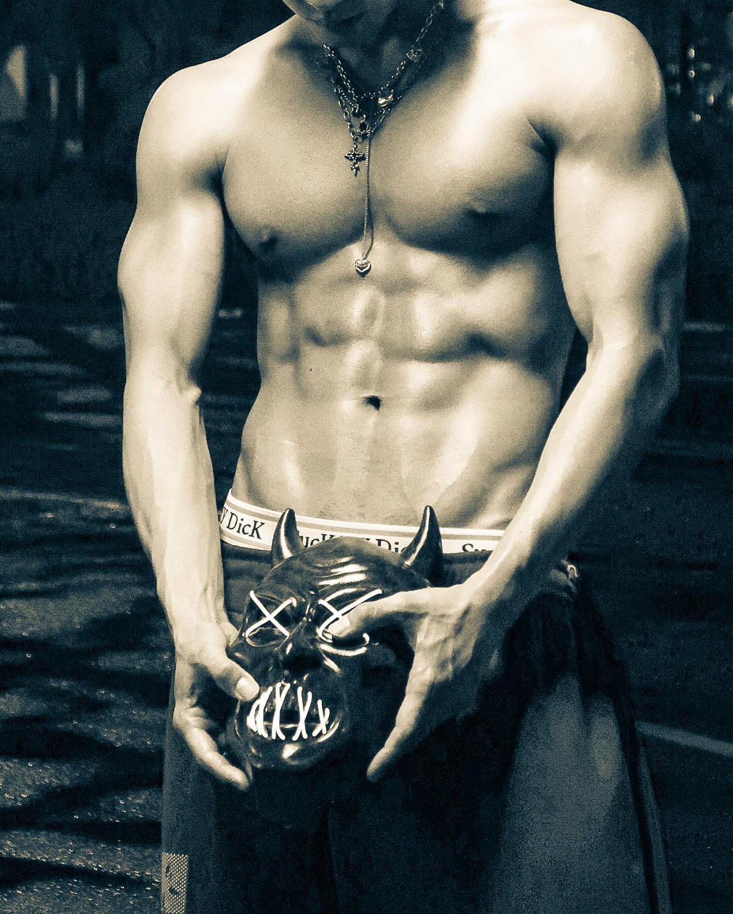 นัท - ณัฏฐ์ ทิวไผ่งาม