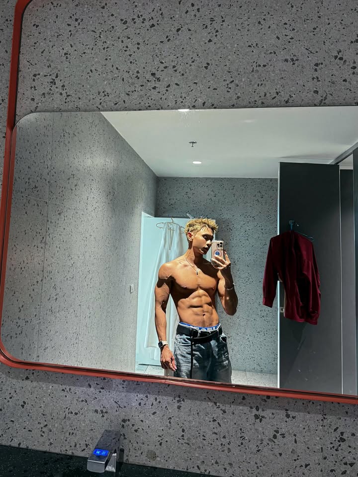 นัท - ณัฏฐ์ ทิวไผ่งาม