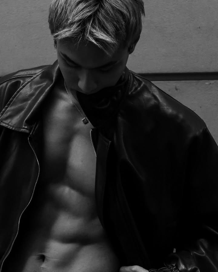 นัท - ณัฏฐ์ ทิวไผ่งาม