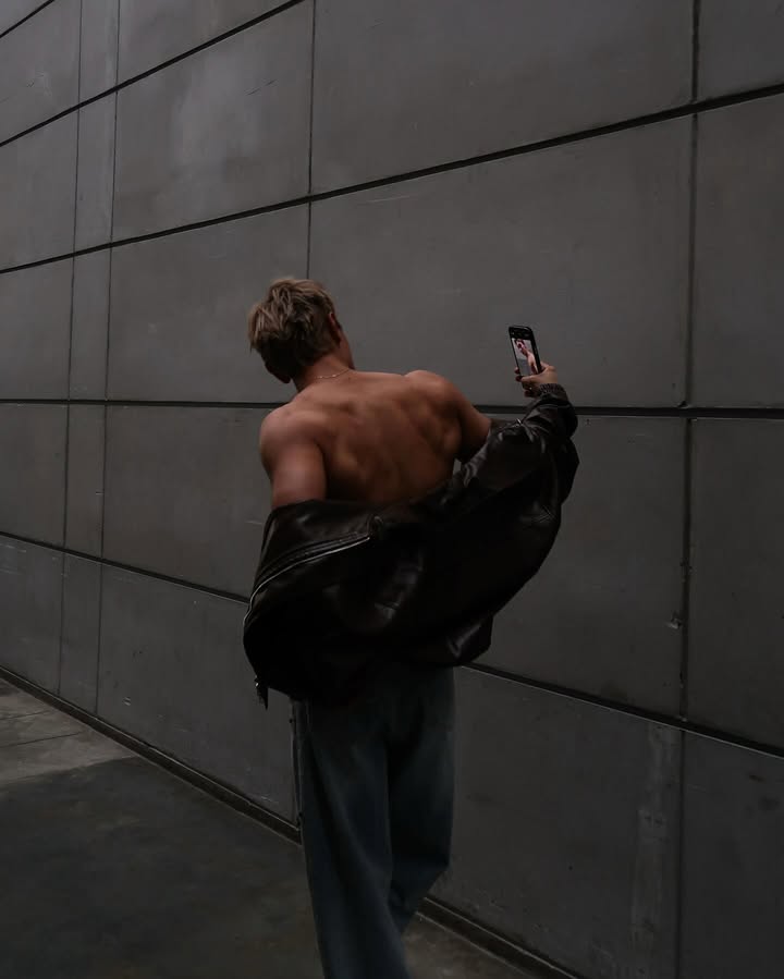 นัท - ณัฏฐ์ ทิวไผ่งาม