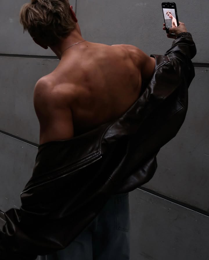 นัท - ณัฏฐ์ ทิวไผ่งาม