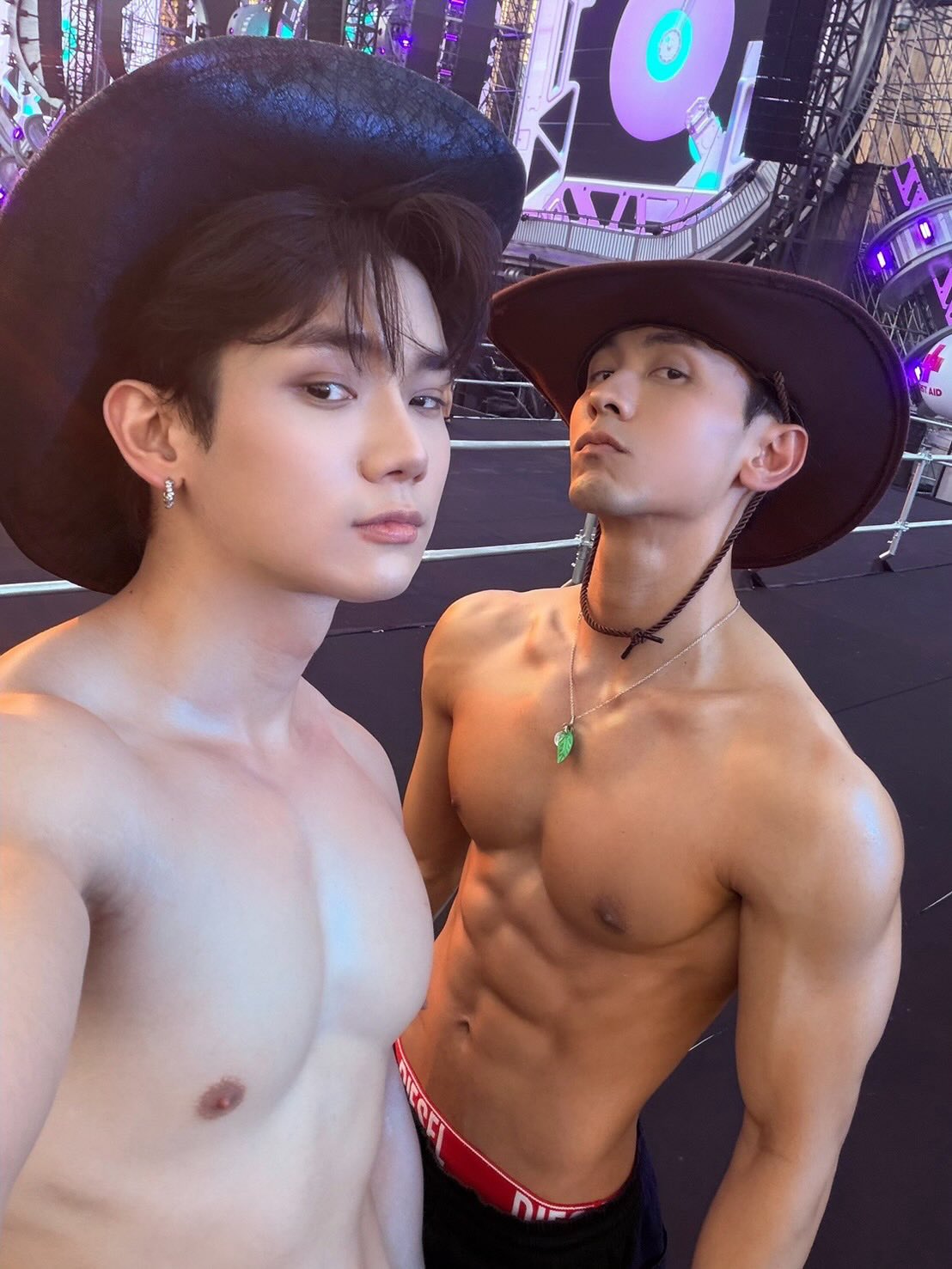 นัท - ณัฏฐ์ ทิวไผ่งาม