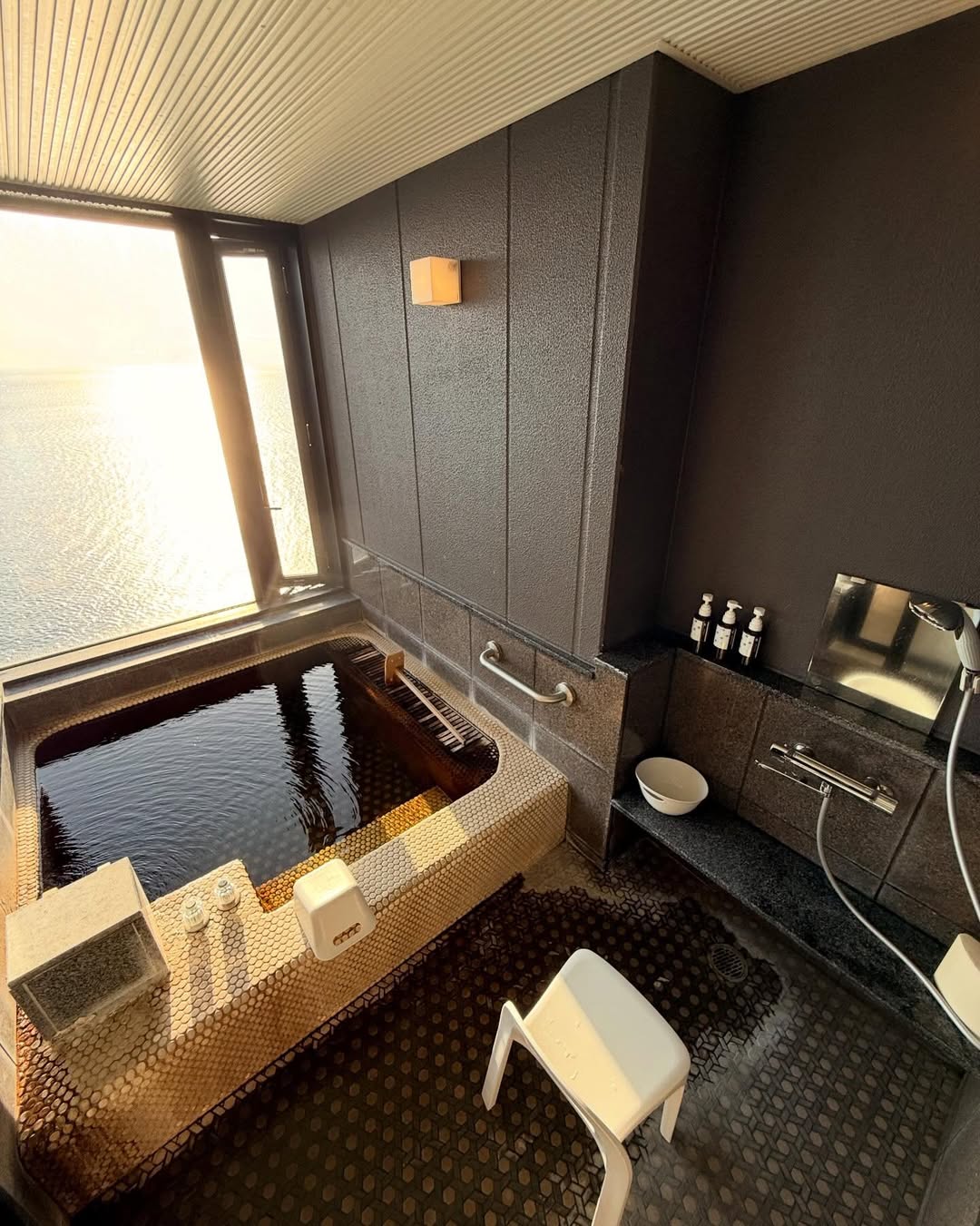 นัท - ณัฏฐ์ ทิวไผ่งาม