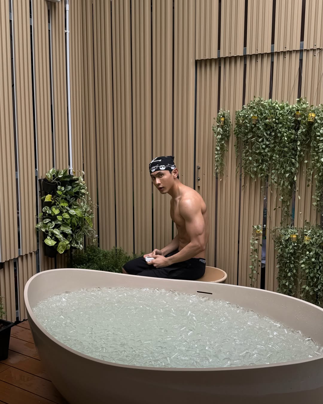 นัท - ณัฏฐ์ ทิวไผ่งาม