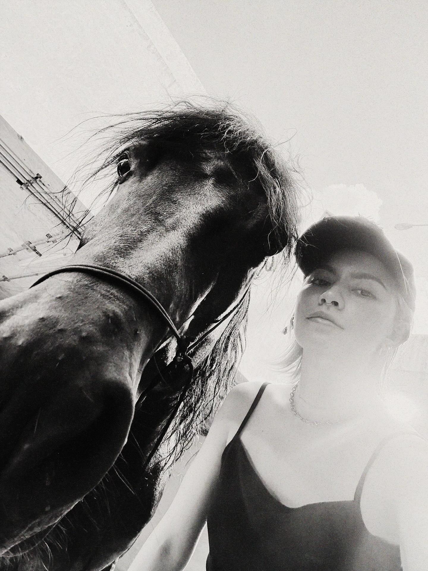 นิ้ง - ชัญญา แม็คคลอรี่ย์