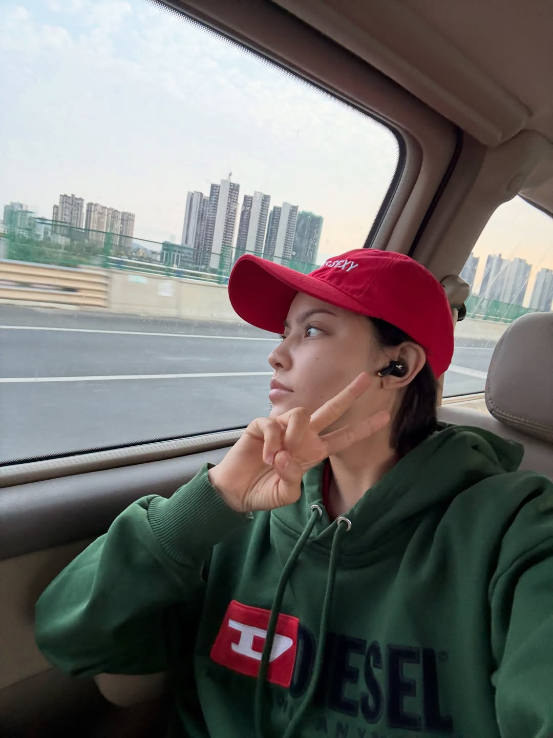 นิ้ง - ชัญญา แม็คคลอรี่ย์