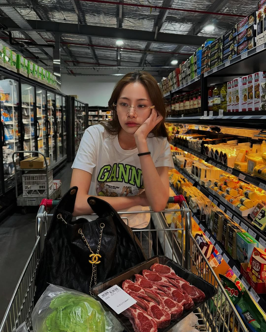 แพต - ชญานิษฐ์ ชาญสง่าเวช