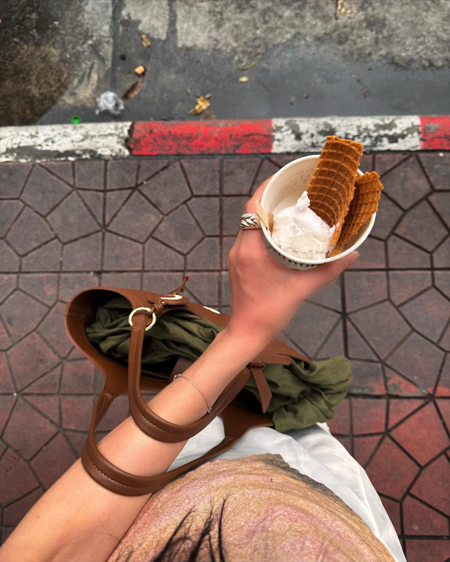 แพต - ชญานิษฐ์ ชาญสง่าเวช