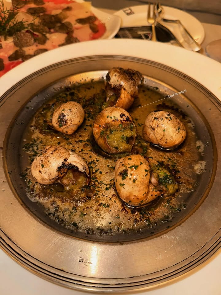 แพต - ชญานิษฐ์ ชาญสง่าเวช