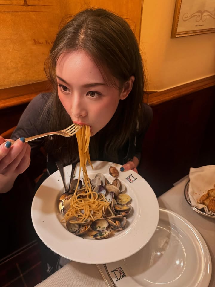 แพต - ชญานิษฐ์ ชาญสง่าเวช