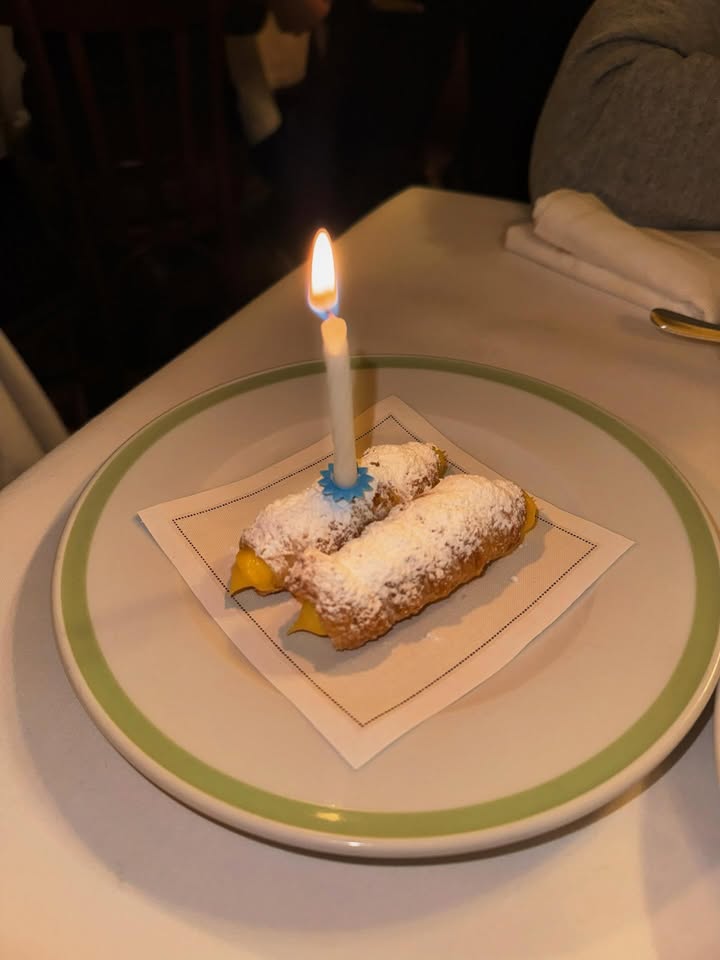 แพต - ชญานิษฐ์ ชาญสง่าเวช