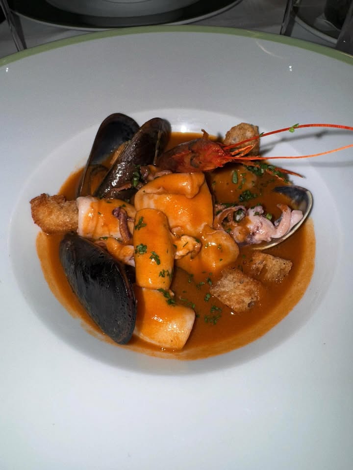 แพต - ชญานิษฐ์ ชาญสง่าเวช