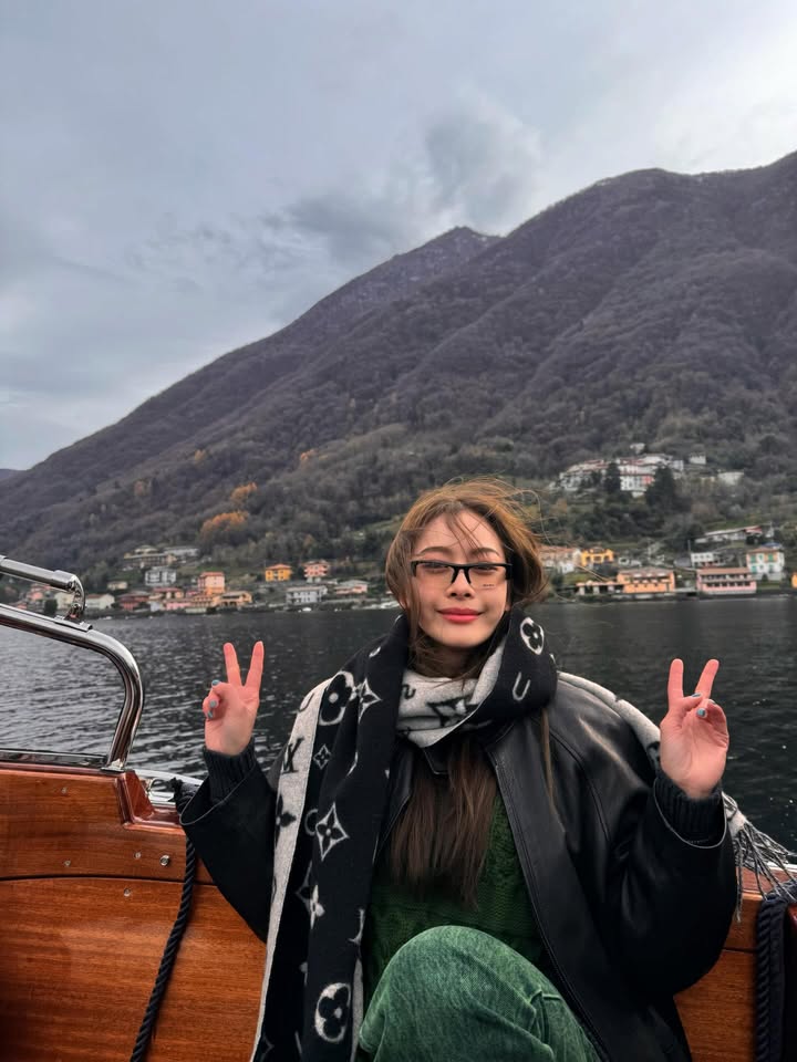 แพต - ชญานิษฐ์ ชาญสง่าเวช