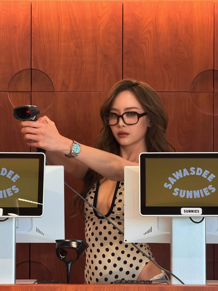 แพต - ชญานิษฐ์ ชาญสง่าเวช