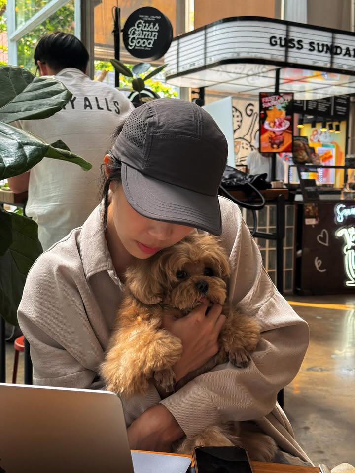 แพต - ชญานิษฐ์ ชาญสง่าเวช