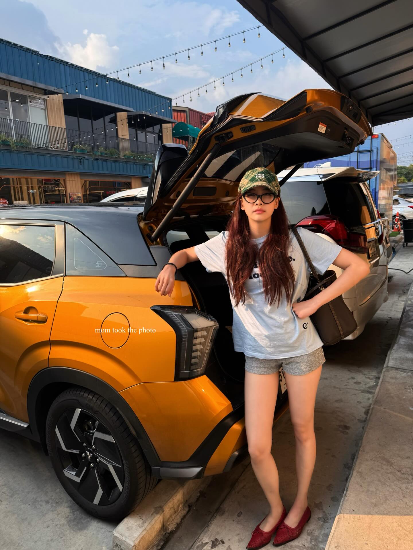 แพต - ชญานิษฐ์ ชาญสง่าเวช