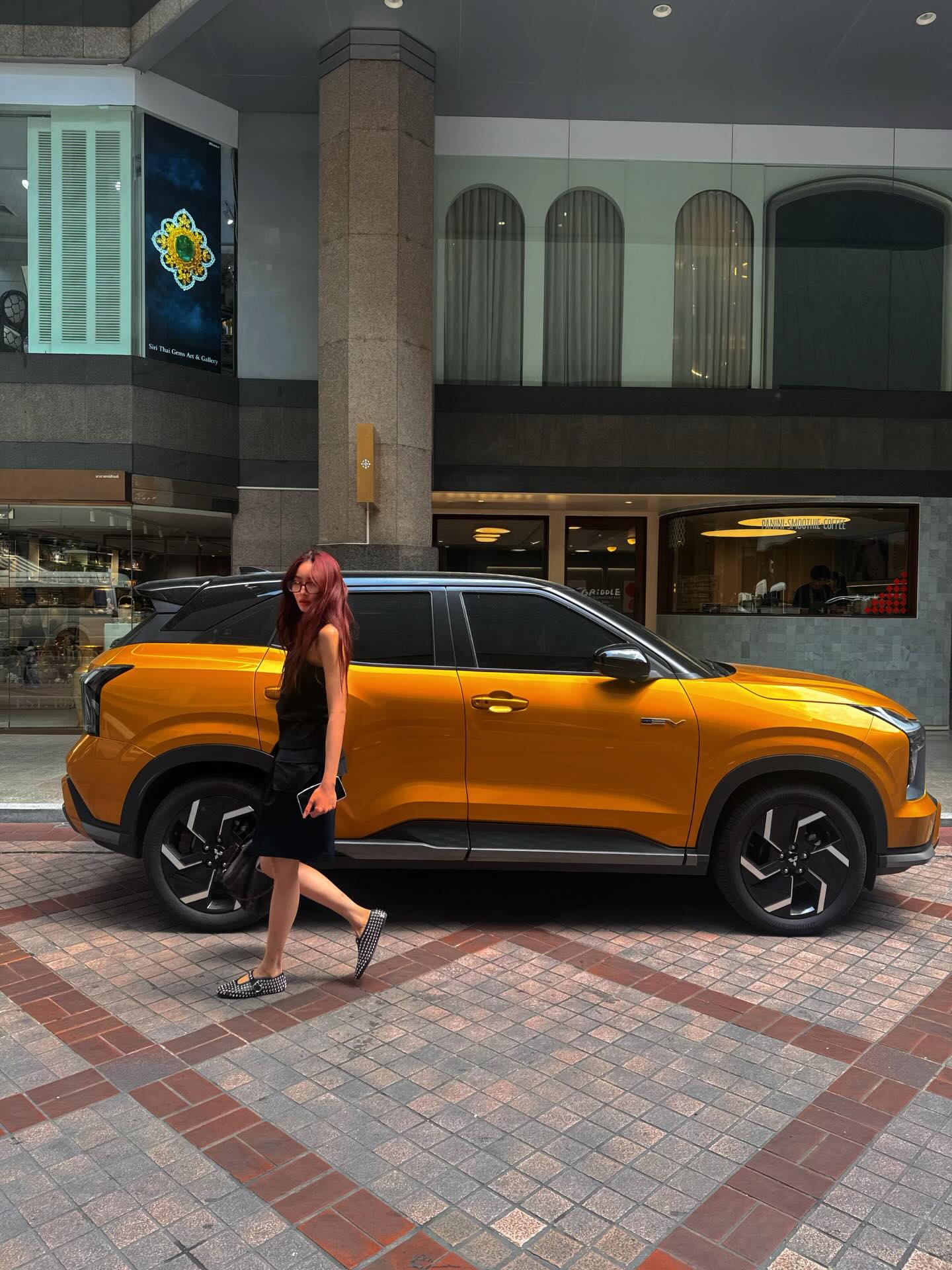 แพต - ชญานิษฐ์ ชาญสง่าเวช