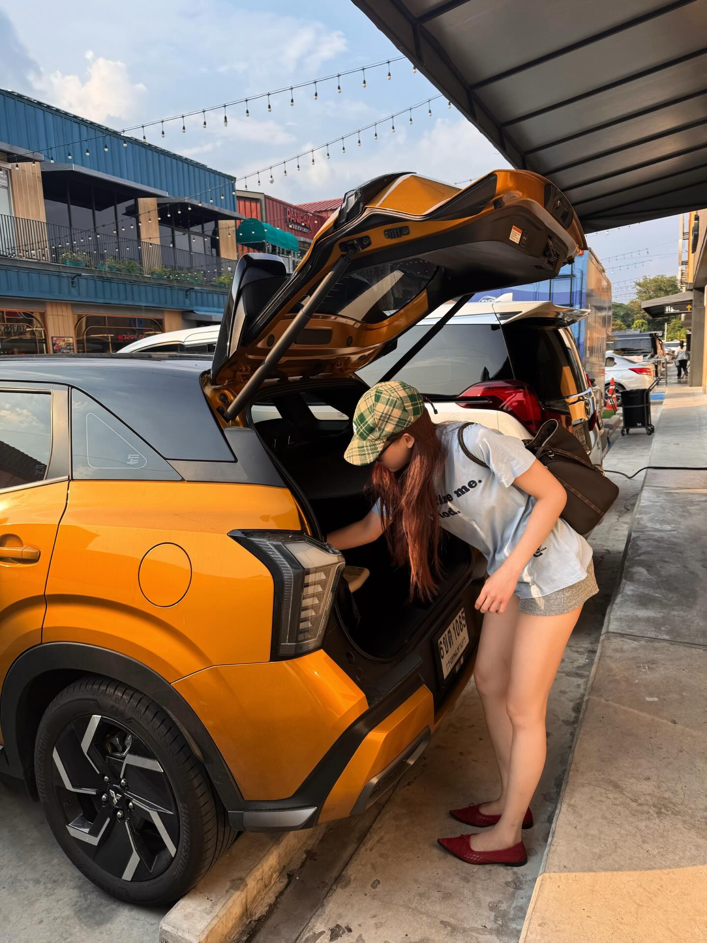 แพต - ชญานิษฐ์ ชาญสง่าเวช