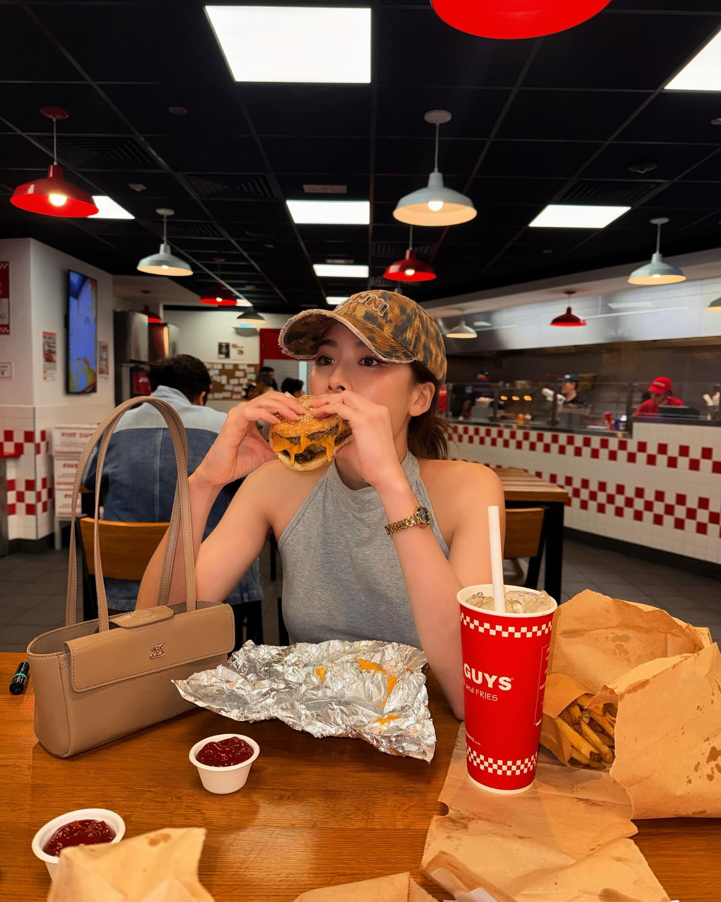 แพต - ชญานิษฐ์ ชาญสง่าเวช