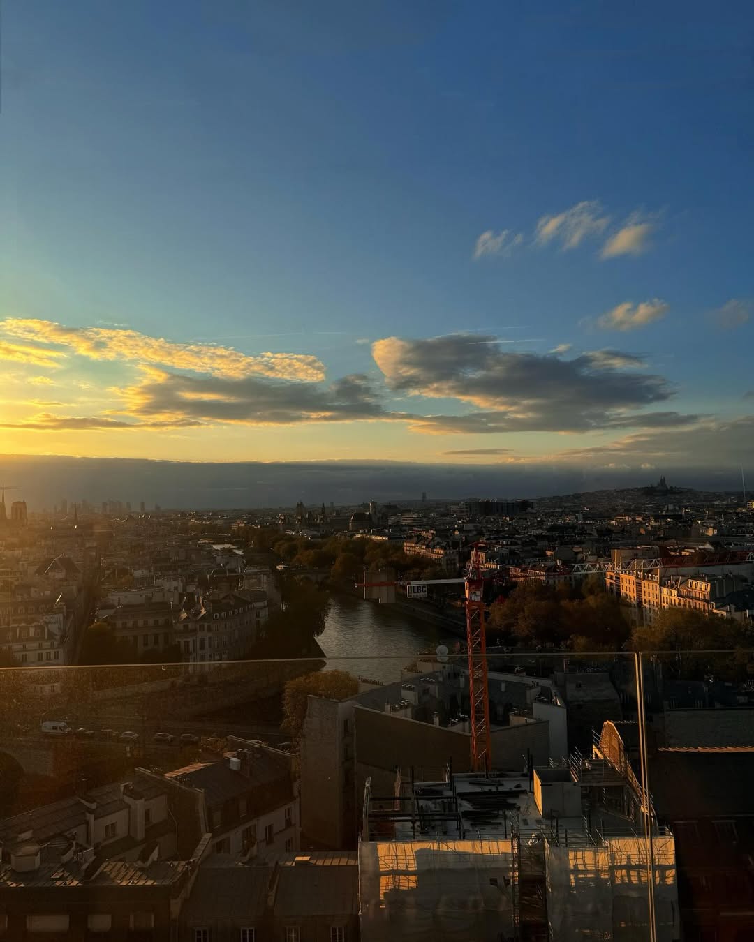 แพต - ชญานิษฐ์ ชาญสง่าเวช