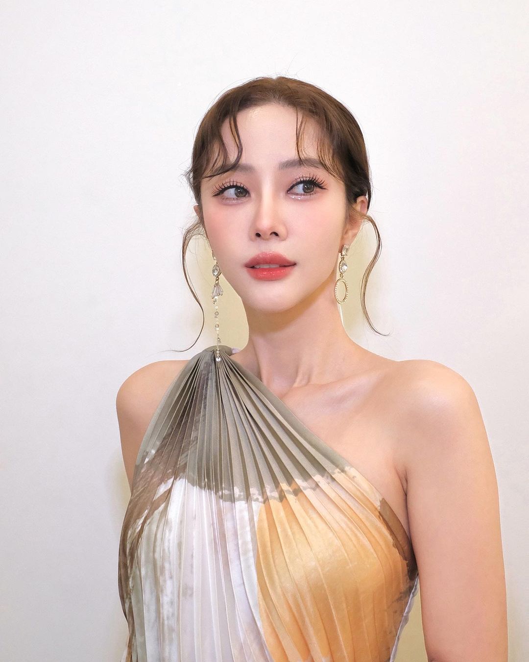 แจม - ชรัฐฐา อิมราพร