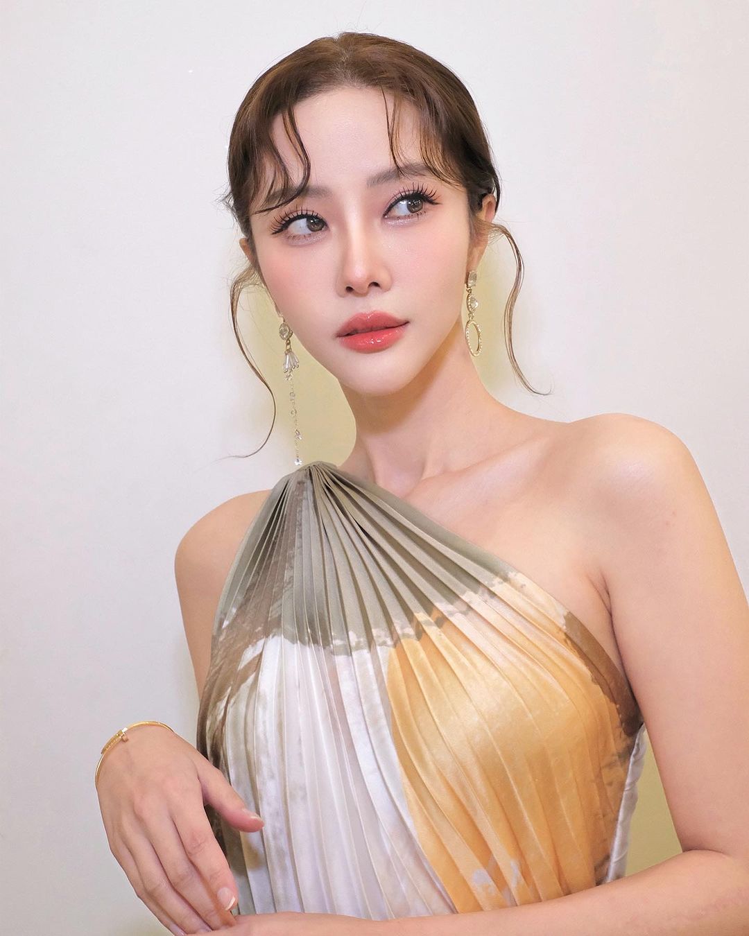 แจม - ชรัฐฐา อิมราพร