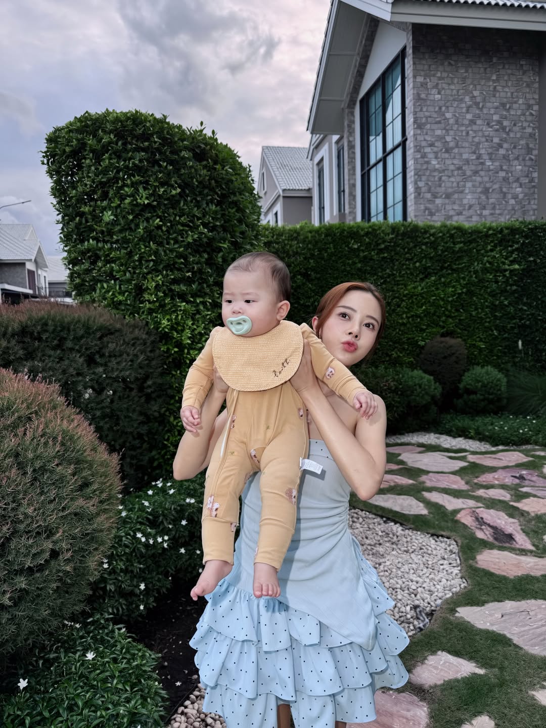 แจม - ชรัฐฐา อิมราพร