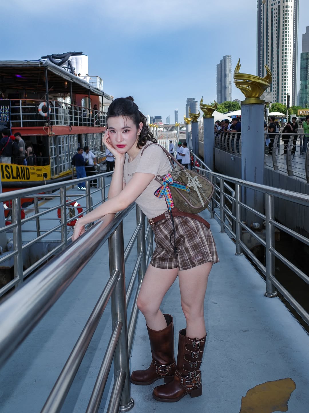 ส้ม - มารี เออเจนี เลอเลย์