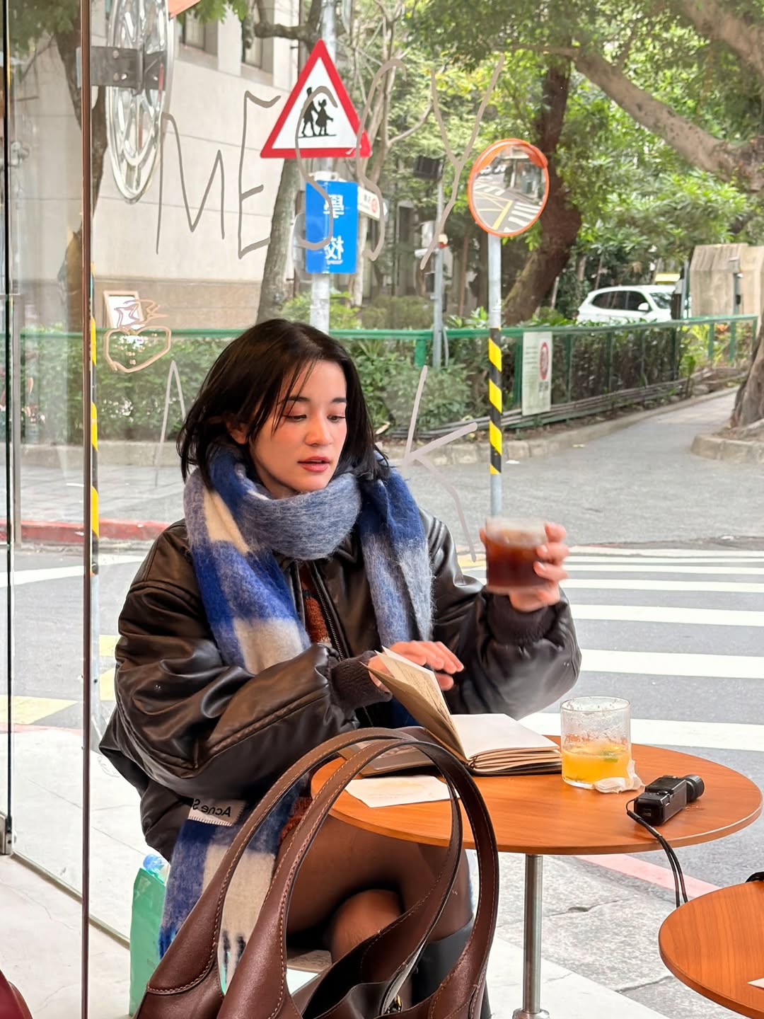 ส้ม - มารี เออเจนี เลอเลย์