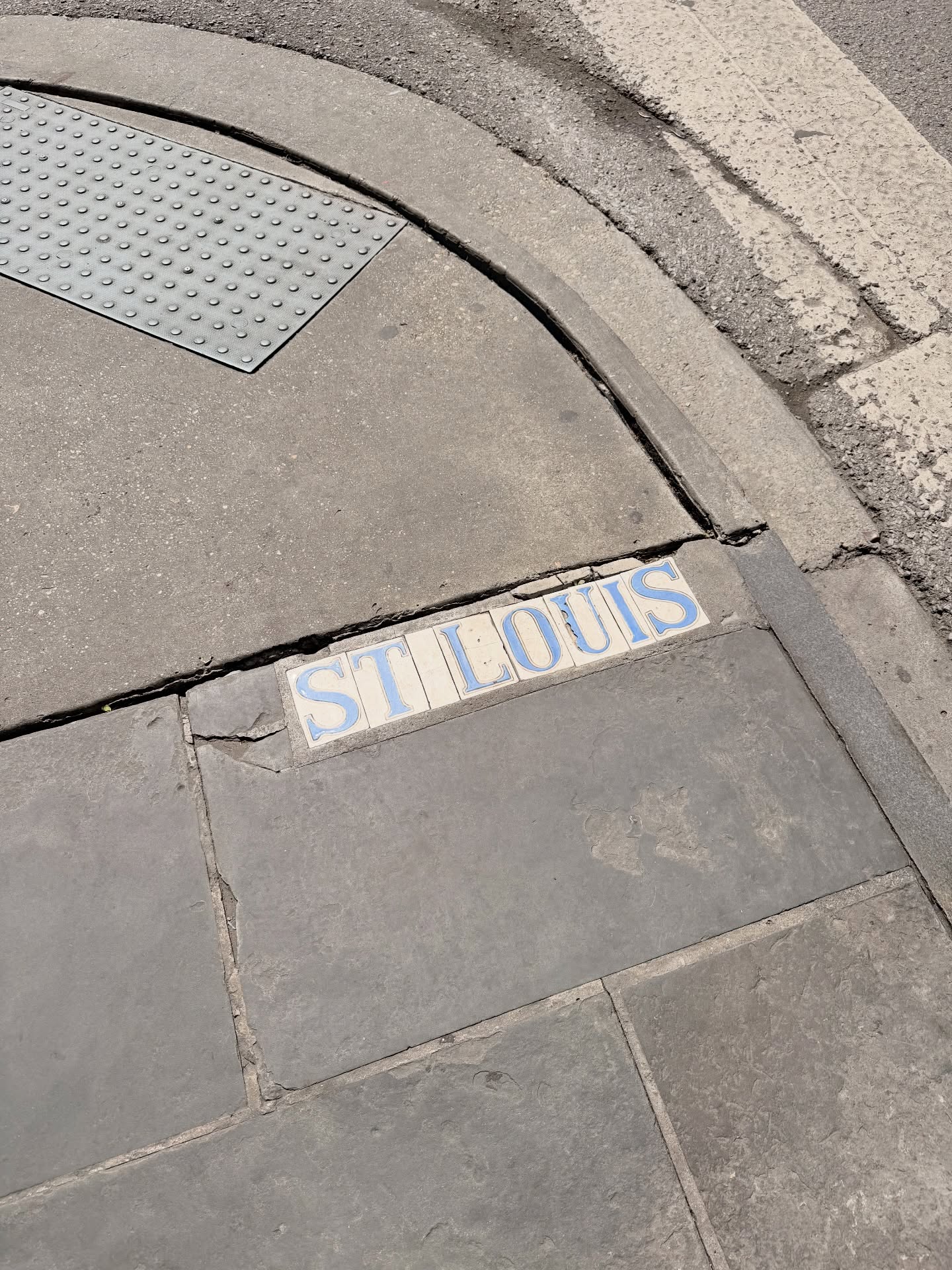 ส้ม - มารี เออเจนี เลอเลย์