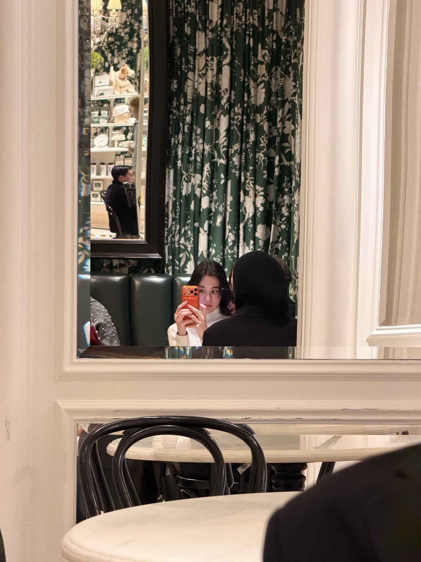 ส้ม - มารี เออเจนี เลอเลย์