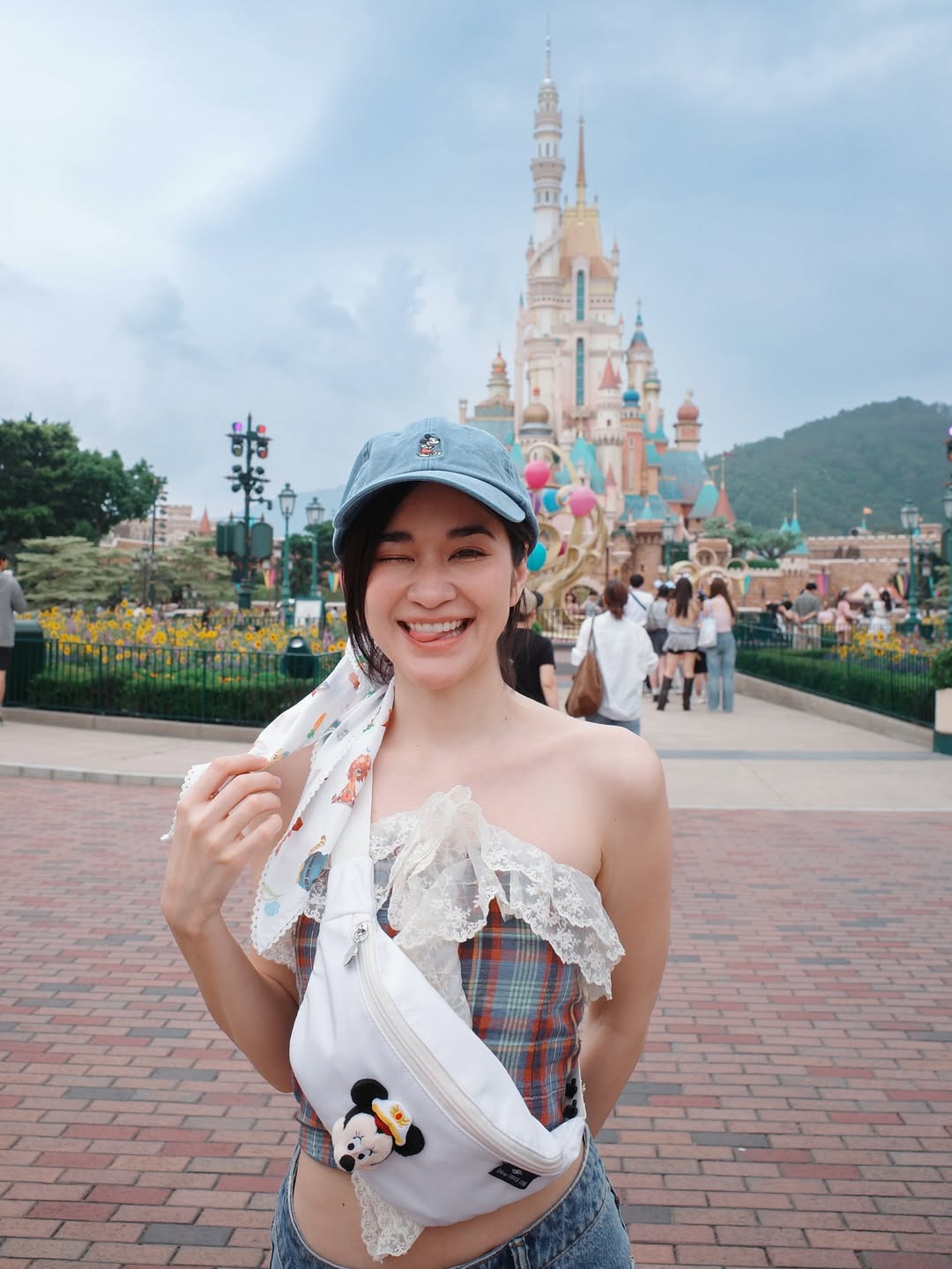 ส้ม - มารี เออเจนี เลอเลย์