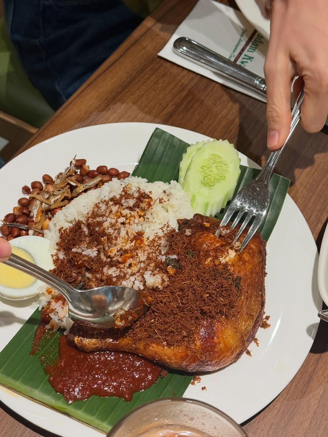 ส้ม - มารี เออเจนี เลอเลย์