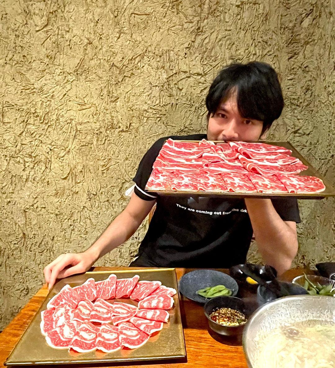 บอมบ์ - ธนิน มนูญศิลป์