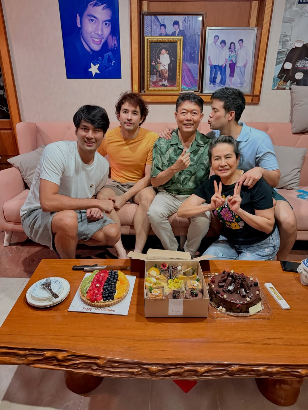 บอมบ์ - ธนิน มนูญศิลป์